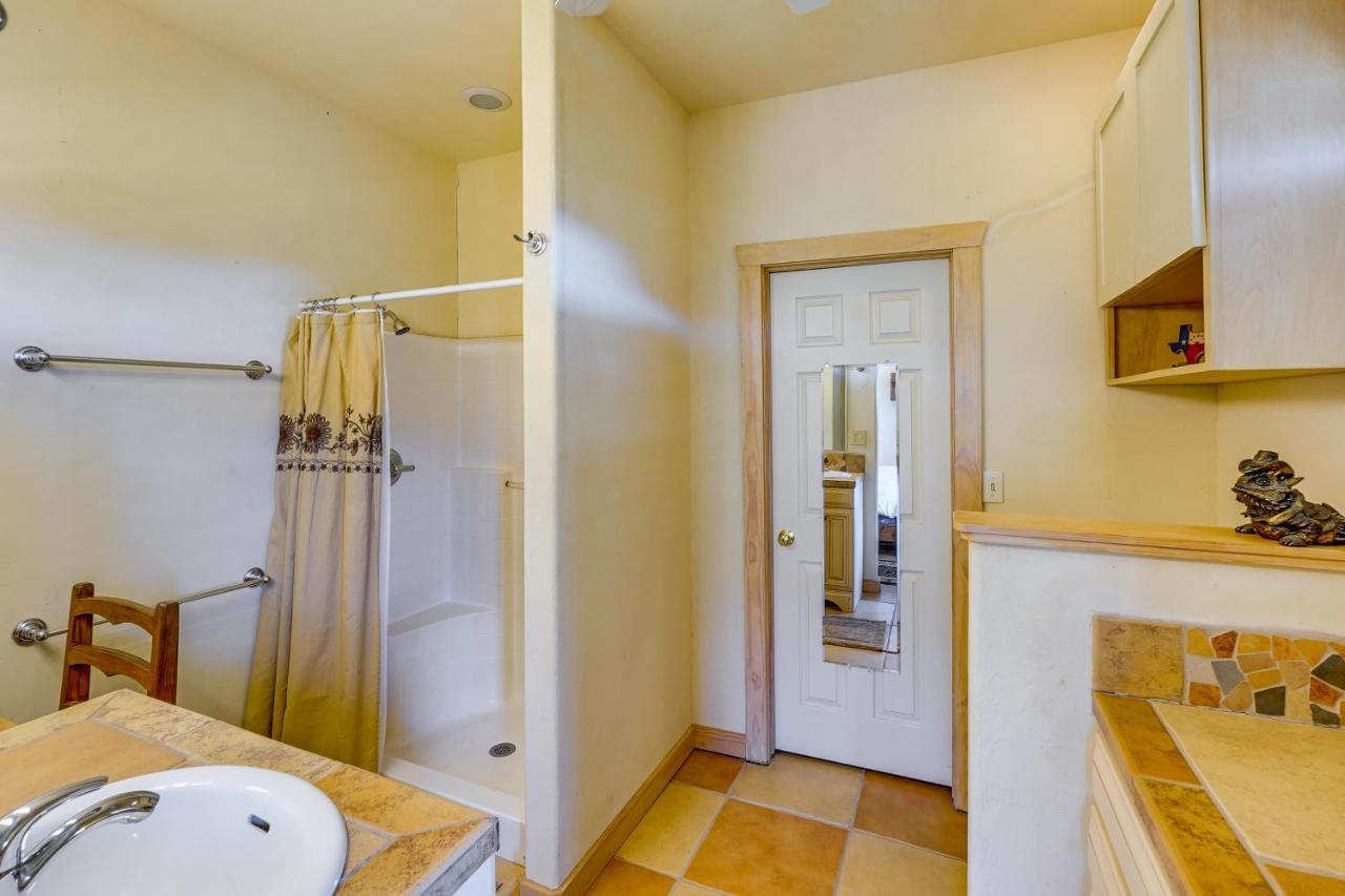 Vibrant Terlingua Vacation Rental Near Big Bend! Exterior photo