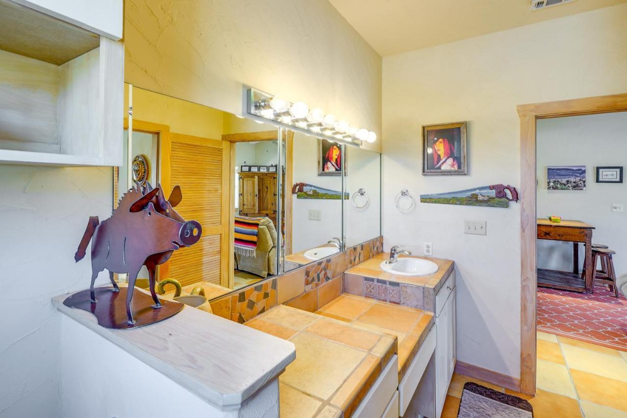 Vibrant Terlingua Vacation Rental Near Big Bend! Exterior photo